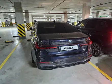 BMW 730 2019 года за 39 000 000 тг. в Астана – фото 4