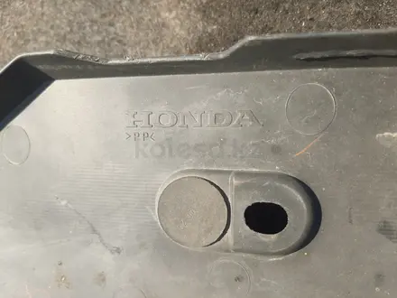Верхняя накладка панели пластик под капотом Honda CR-V RE третье поколение за 12 000 тг. в Семей – фото 3