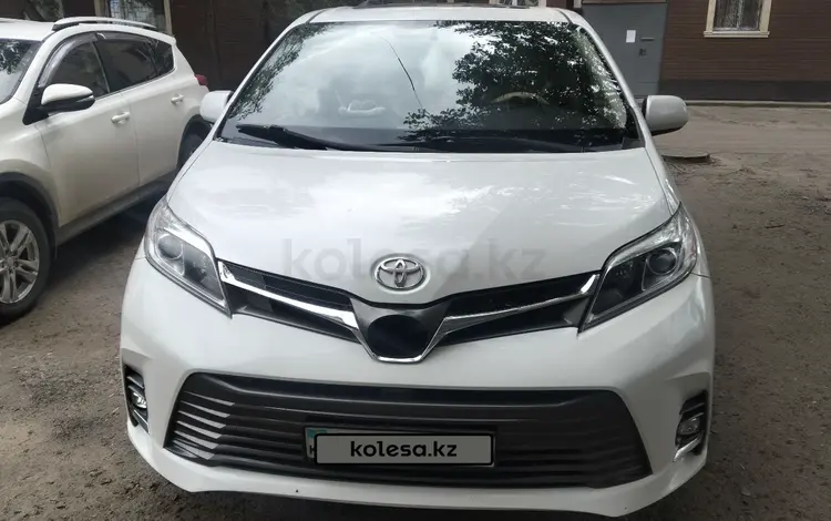 Toyota Sienna 2014 года за 13 500 000 тг. в Костанай