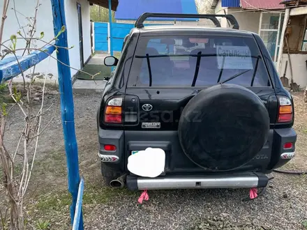 Toyota RAV4 1998 года за 4 000 000 тг. в Семей – фото 2