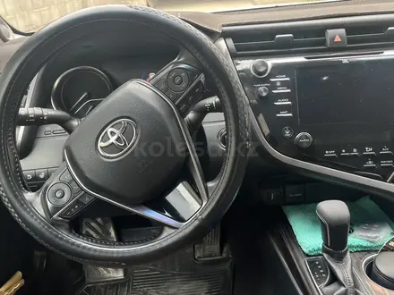 Toyota Camry 2019 года за 13 200 000 тг. в Шымкент – фото 3