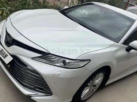 Toyota Camry 2019 года за 13 200 000 тг. в Шымкент – фото 6