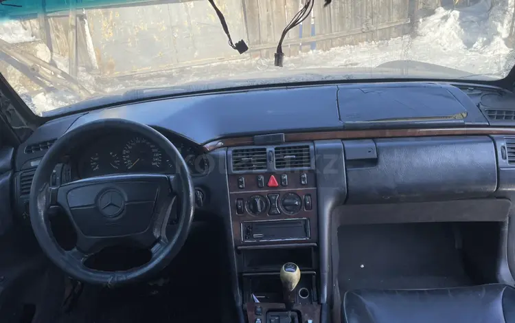 Салон Кожаный Mercedes 210-й Сидения Дверные Карты Обшивки за 200 000 тг. в Караганда