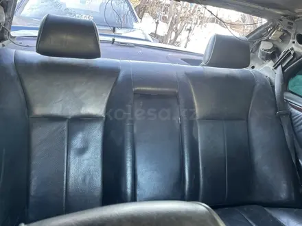 Салон Кожаный Mercedes 210-й Сидения Дверные Карты Обшивки за 200 000 тг. в Караганда – фото 2