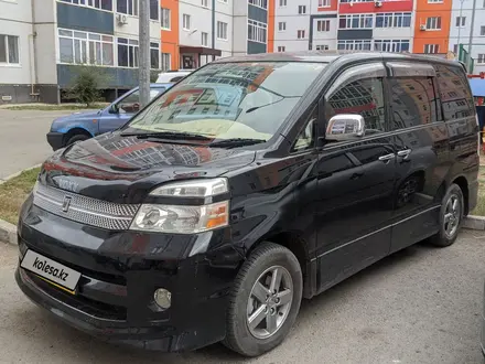 Toyota Voxy 2006 года за 5 300 000 тг. в Уральск