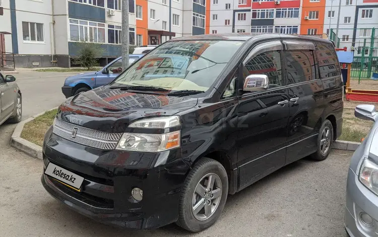 Toyota Voxy 2006 годаүшін5 300 000 тг. в Уральск