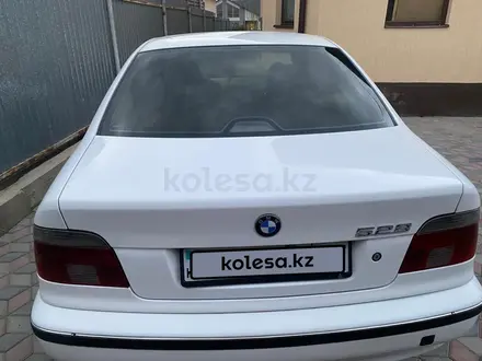 BMW 528 1996 года за 3 600 000 тг. в Алматы – фото 25