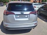 Toyota RAV4 2018 годаүшін11 000 000 тг. в Актобе – фото 4