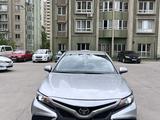 Toyota Camry 2021 годаүшін13 450 000 тг. в Алматы – фото 2