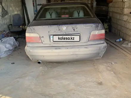 BMW 318 1997 года за 1 350 000 тг. в Жанаозен – фото 2