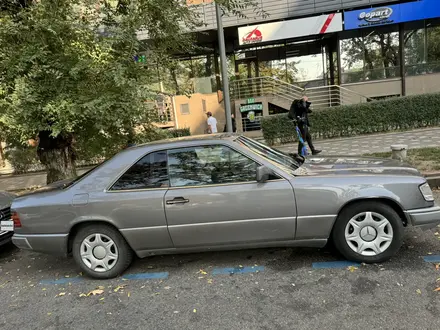 Mercedes-Benz E 300 1992 года за 1 000 000 тг. в Алматы