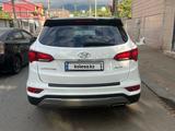 Hyundai Santa Fe 2017 года за 9 000 000 тг. в Алматы – фото 4