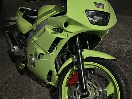 Yamaha  FZR600 1993 года за 800 000 тг. в Алматы