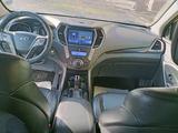 Hyundai Santa Fe 2013 года за 10 000 000 тг. в Актобе – фото 3