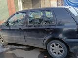 Volkswagen Golf 1993 года за 950 000 тг. в Есик – фото 2