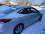 Hyundai Elantra 2016 года за 7 500 000 тг. в Семей – фото 2