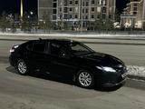 Toyota Camry 2019 года за 10 300 000 тг. в Астана – фото 2