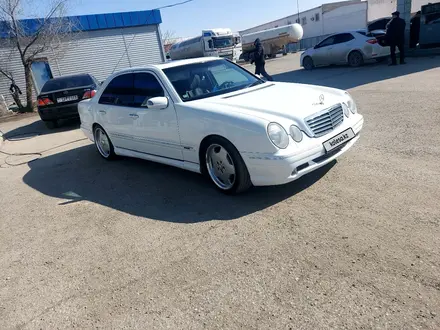 Mercedes-Benz E 320 2001 года за 5 500 000 тг. в Актау – фото 2