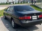 Toyota Camry 2000 годаfor3 900 000 тг. в Астана – фото 2