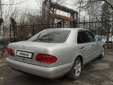 Mercedes-Benz E 230 1996 года за 2 850 000 тг. в Петропавловск – фото 2