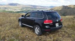 Volkswagen Touareg 2005 года за 4 900 000 тг. в Усть-Каменогорск – фото 4