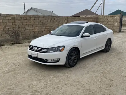 Volkswagen Passat 2012 года за 5 700 000 тг. в Актау – фото 2