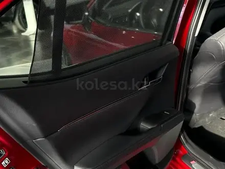 Toyota Camry Luxe 2023 года за 20 500 000 тг. в Алматы – фото 16