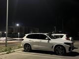 BMW X5 2019 года за 43 000 000 тг. в Астана – фото 4