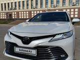 Toyota Camry 2018 года за 16 500 000 тг. в Кызылорда – фото 2