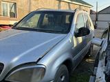 Mercedes-Benz ML 320 1998 годаүшін1 650 000 тг. в Атырау – фото 3