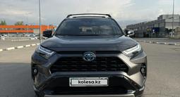 Toyota RAV4 2022 года за 18 800 000 тг. в Алматы – фото 2
