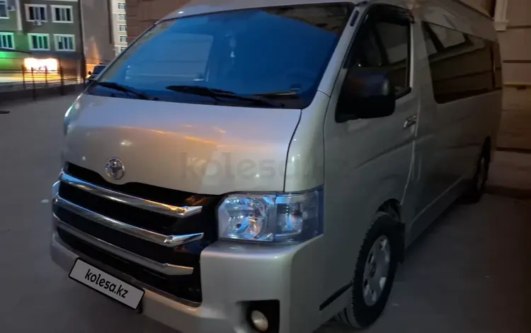 Toyota Hiace 2012 года за 13 000 000 тг. в Актау