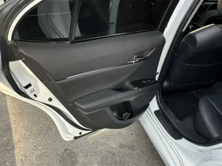 Toyota Camry 2021 года за 14 900 000 тг. в Тараз – фото 15