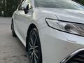 Toyota Camry 2021 года за 14 900 000 тг. в Тараз – фото 2