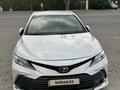 Toyota Camry 2021 года за 14 900 000 тг. в Тараз