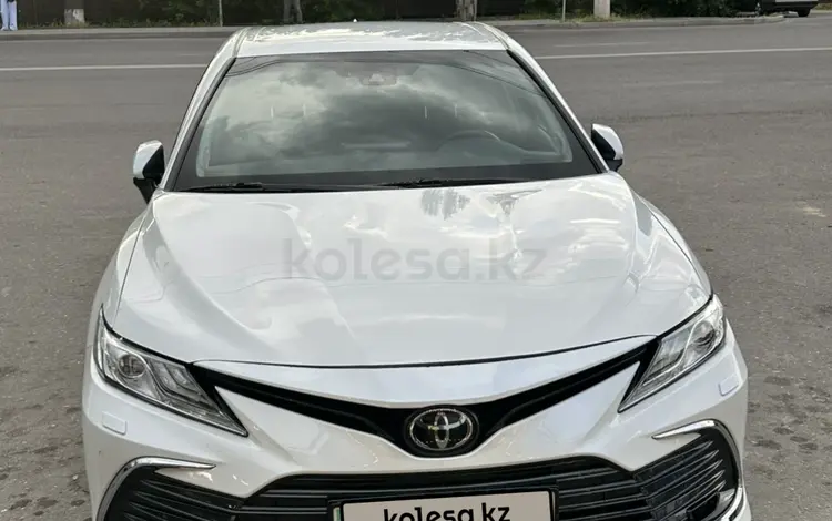 Toyota Camry 2021 года за 14 900 000 тг. в Тараз