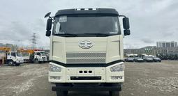 FAW  ТЯГАЧ ПОЛНЫЙ ПРИВОД FAW 6*6 С ПОЛУПРИЦЕПОМ 2024 года в Алматы – фото 2