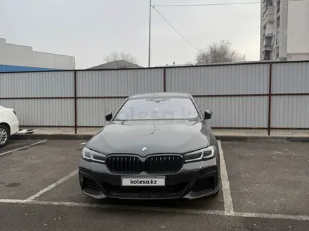 BMW 530 2022 года за 30 500 000 тг. в Алматы – фото 7
