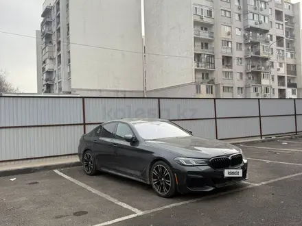 BMW 530 2022 года за 30 500 000 тг. в Алматы – фото 6