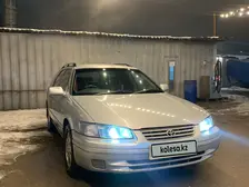 Toyota Camry, 1998