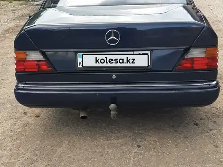 Mercedes-Benz E 230 1991 года за 1 700 000 тг. в Петропавловск – фото 3