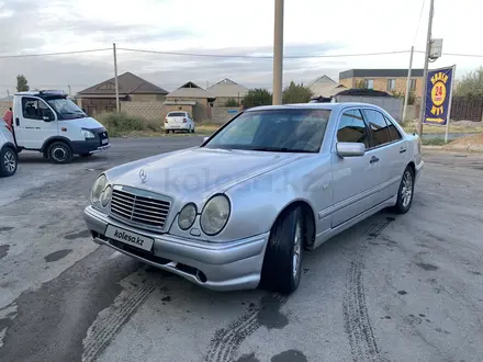 Mercedes-Benz E 280 1997 года за 2 500 000 тг. в Шымкент – фото 3