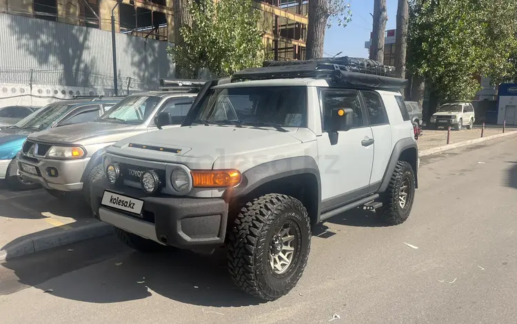 Toyota FJ Cruiser 2007 годаүшін15 500 000 тг. в Алматы