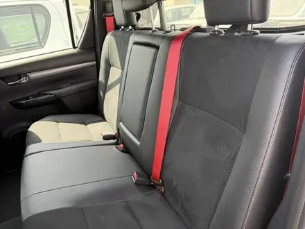Toyota Hilux 2025 года за 31 500 000 тг. в Актау – фото 11