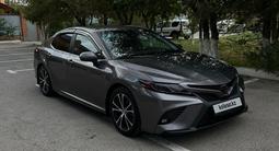 Toyota Camry 2019 года за 10 000 000 тг. в Атырау – фото 2