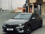 Toyota Camry 2019 года за 10 000 000 тг. в Атырау – фото 4