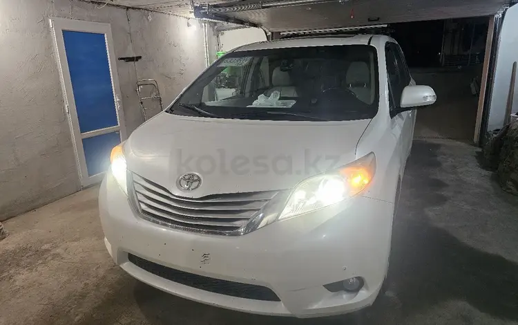 Toyota Sienna 2013 года за 12 500 000 тг. в Актобе