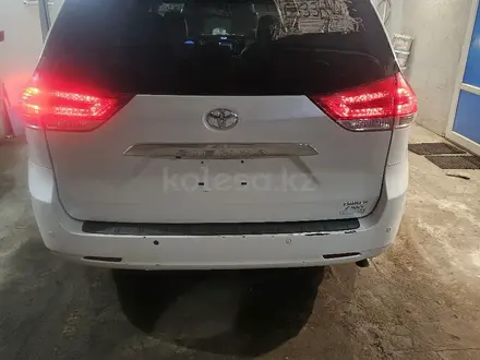 Toyota Sienna 2013 годаүшін12 500 000 тг. в Актобе – фото 2