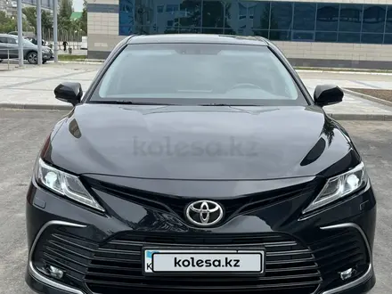 Toyota Camry 2021 года за 13 200 000 тг. в Павлодар