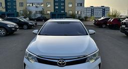 Toyota Camry 2015 года за 11 000 000 тг. в Караганда – фото 2